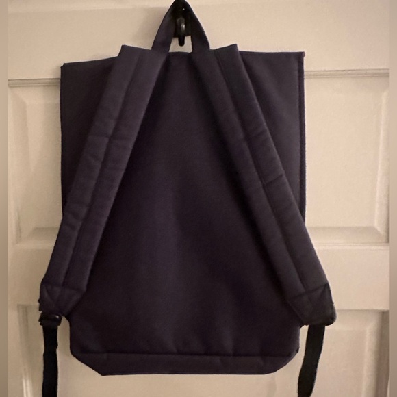 Herschel navy blue backpack (2010 collection) (good condition) - Picture 4 of 4